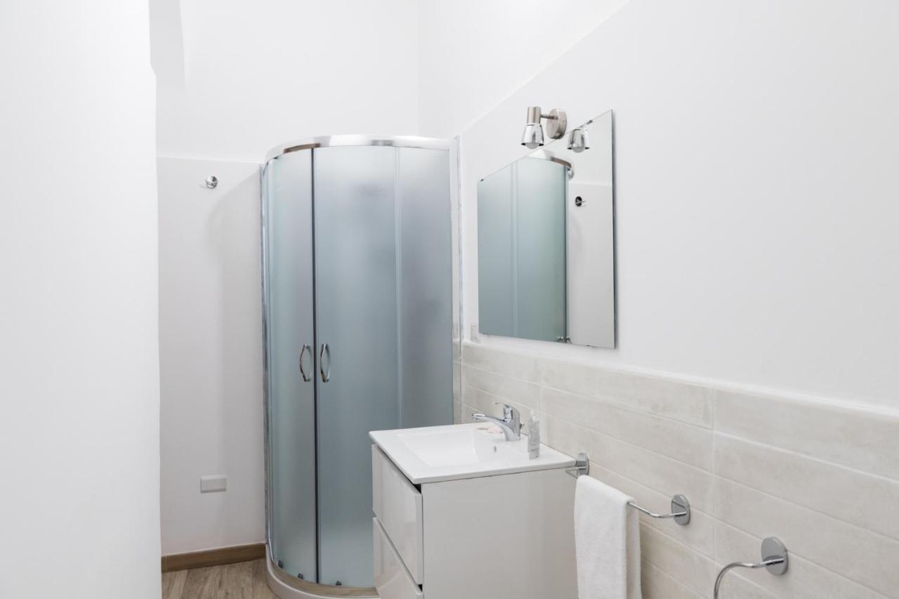 4 design apartments near Milan central station Esterno foto
