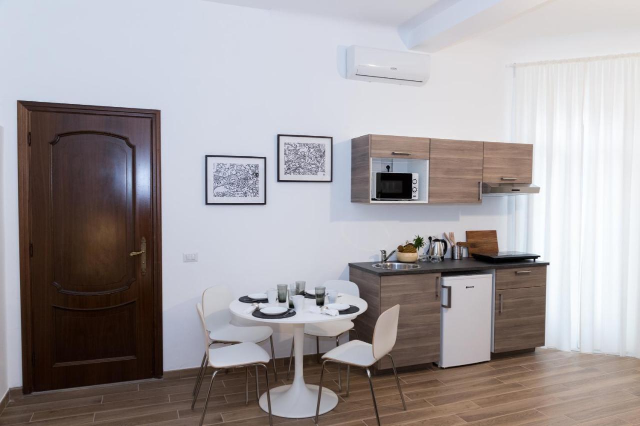 4 design apartments near Milan central station Esterno foto